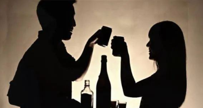 刑事律師：醉酒后強行與他人發生性關系，如何定罪?